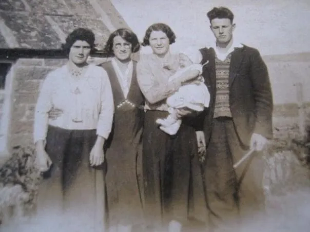 VIKING Volunteer Fiona Bouberts Orcadian family in a black and white photo