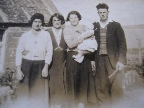 VIKING Volunteer Fiona Bouberts Orcadian family in a black and white photo